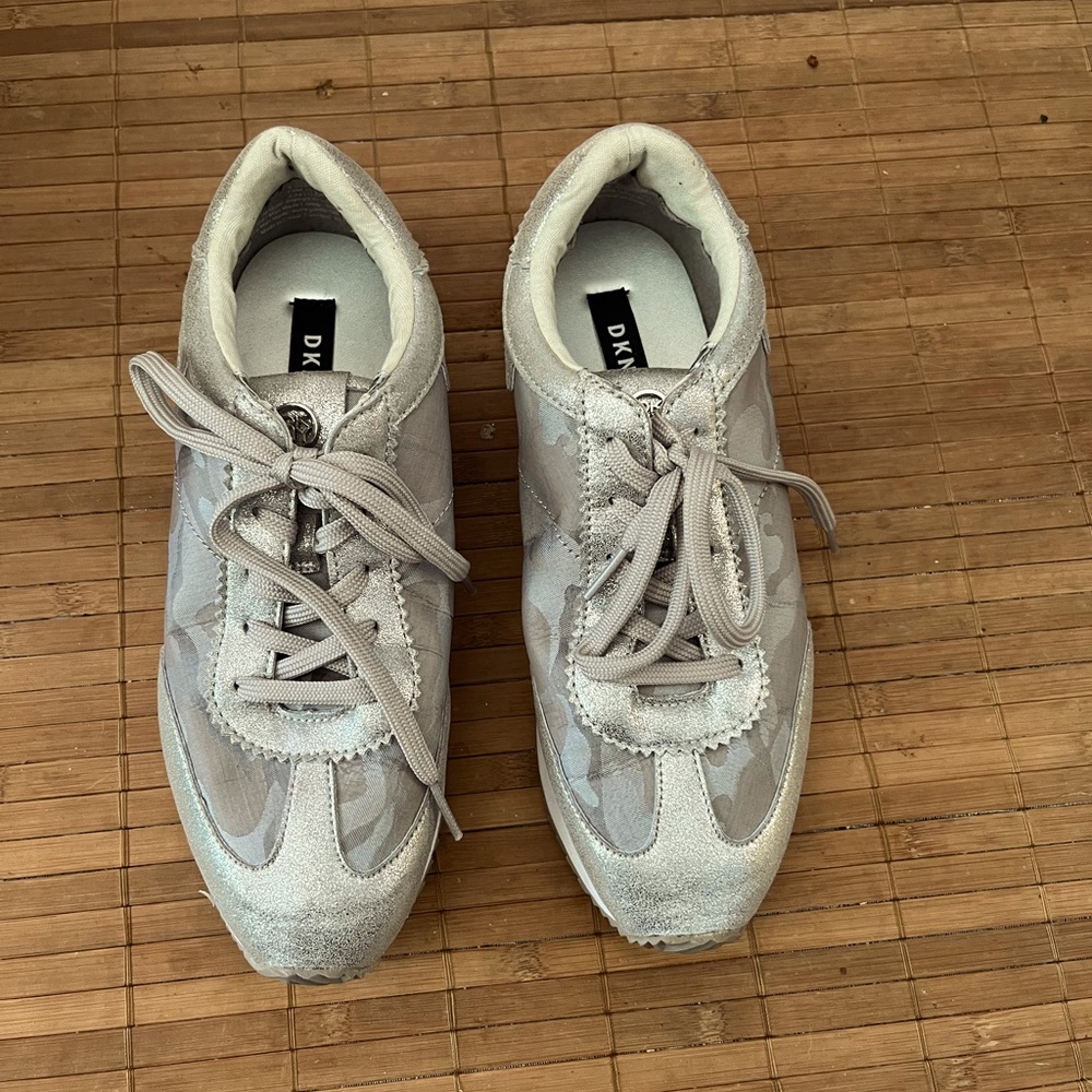 DKNY Size 6 Silver Grey Tones Camouflage Lace Up Gym Shoes EUC